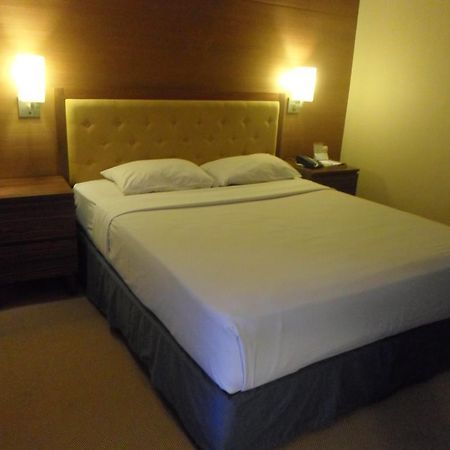 Hotel Mutiara Malioboro Γιογκιακάρτα Εξωτερικό φωτογραφία