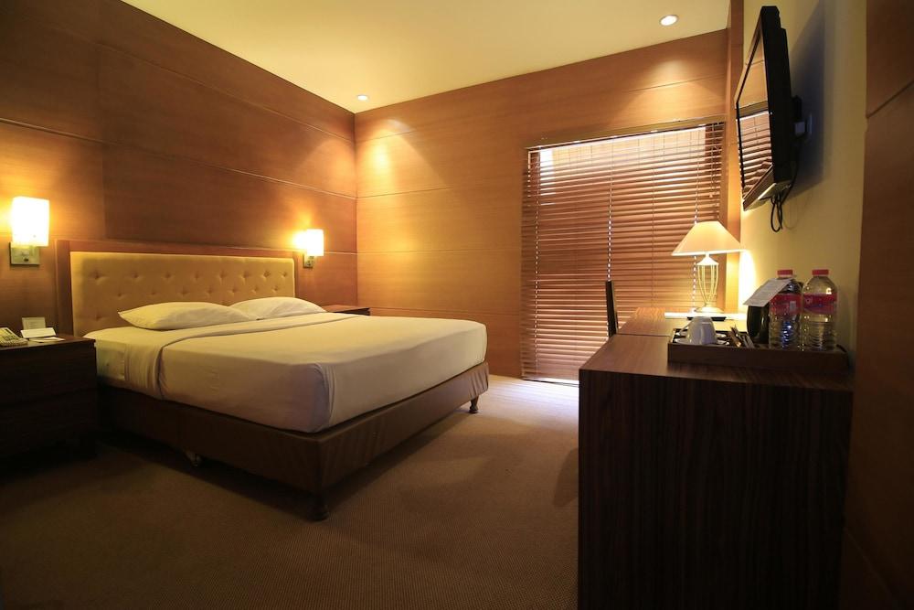 Hotel Mutiara Malioboro Γιογκιακάρτα Εξωτερικό φωτογραφία