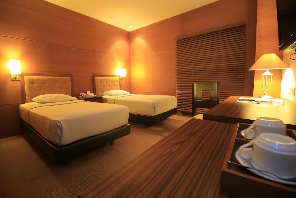 Hotel Mutiara Malioboro Γιογκιακάρτα Εξωτερικό φωτογραφία