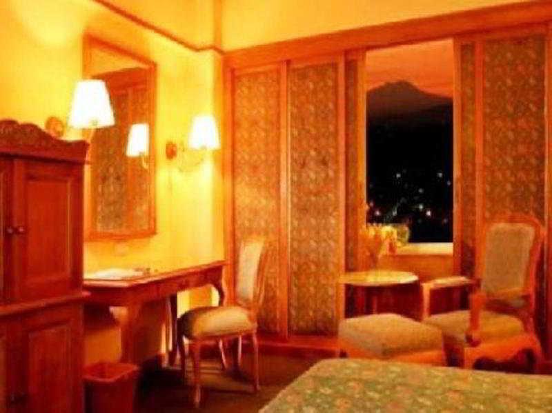 Hotel Mutiara Malioboro Γιογκιακάρτα Εξωτερικό φωτογραφία
