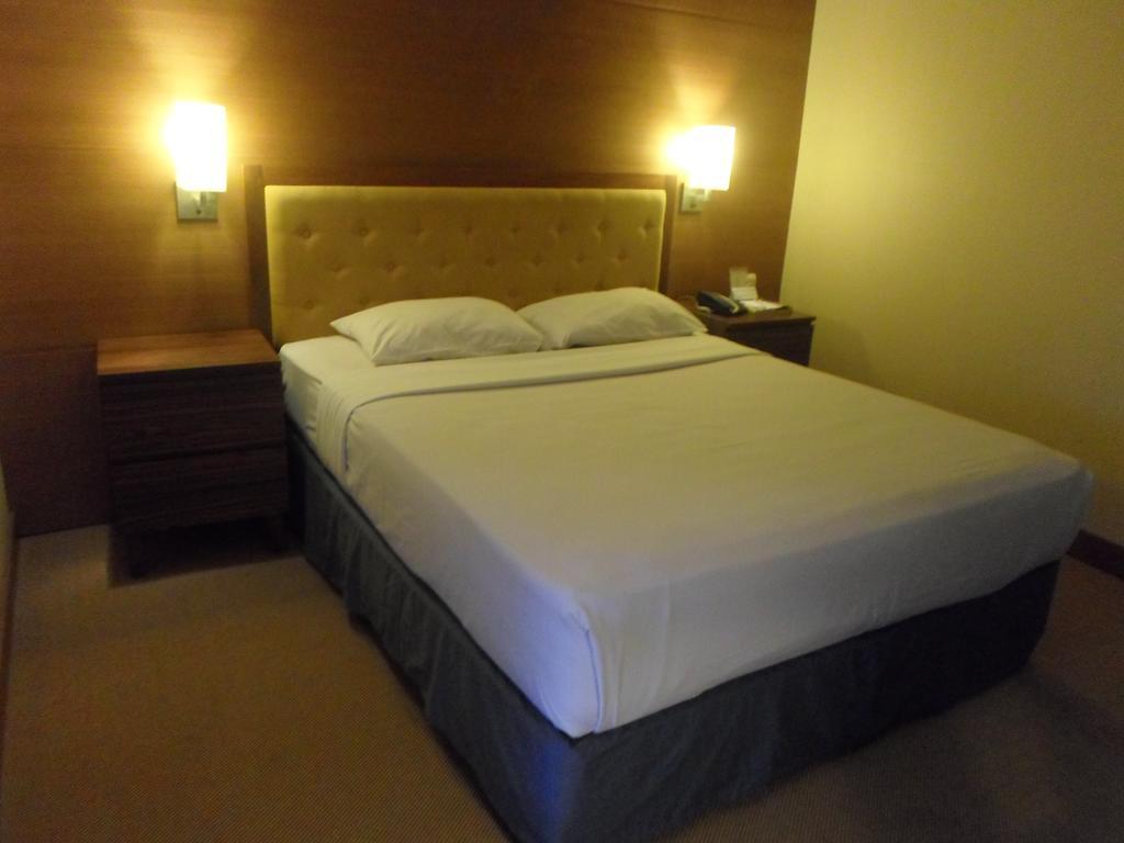 Hotel Mutiara Malioboro Γιογκιακάρτα Εξωτερικό φωτογραφία