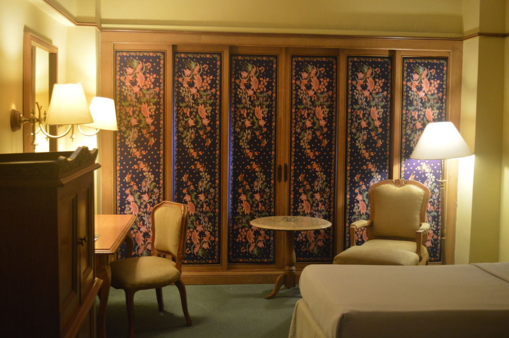 Hotel Mutiara Malioboro Γιογκιακάρτα Εξωτερικό φωτογραφία