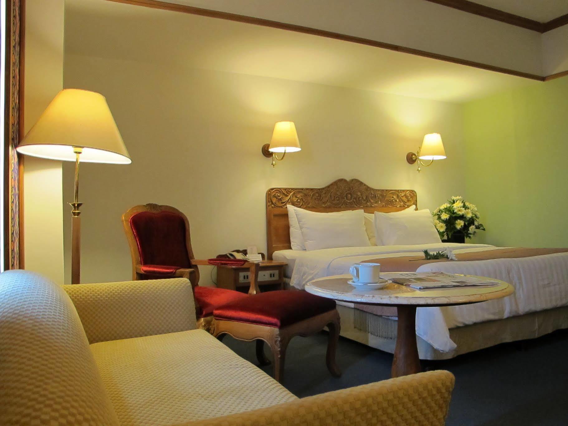 Hotel Mutiara Malioboro Γιογκιακάρτα Εξωτερικό φωτογραφία