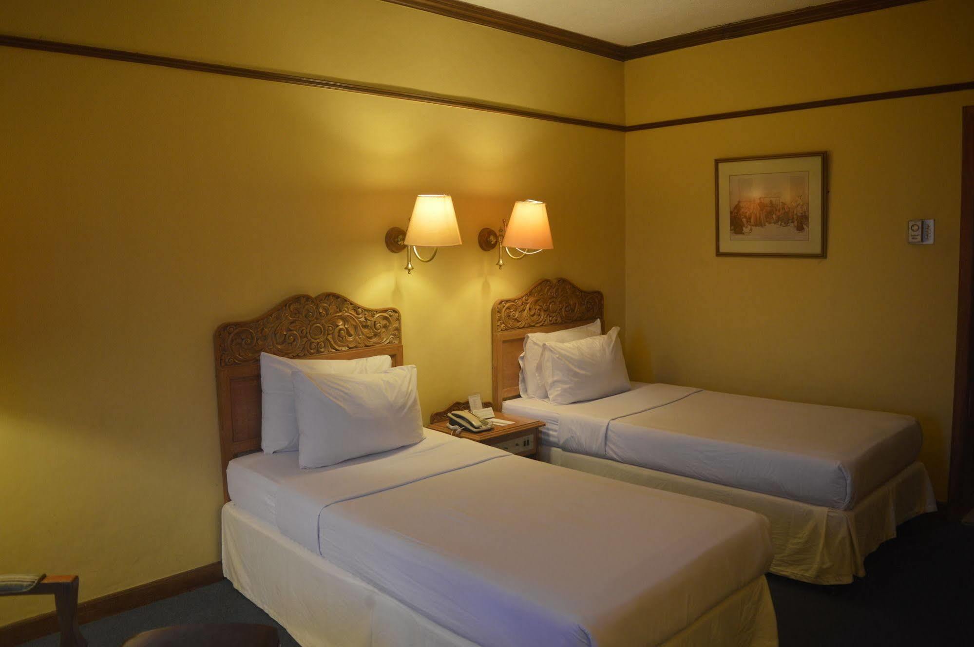 Hotel Mutiara Malioboro Γιογκιακάρτα Εξωτερικό φωτογραφία