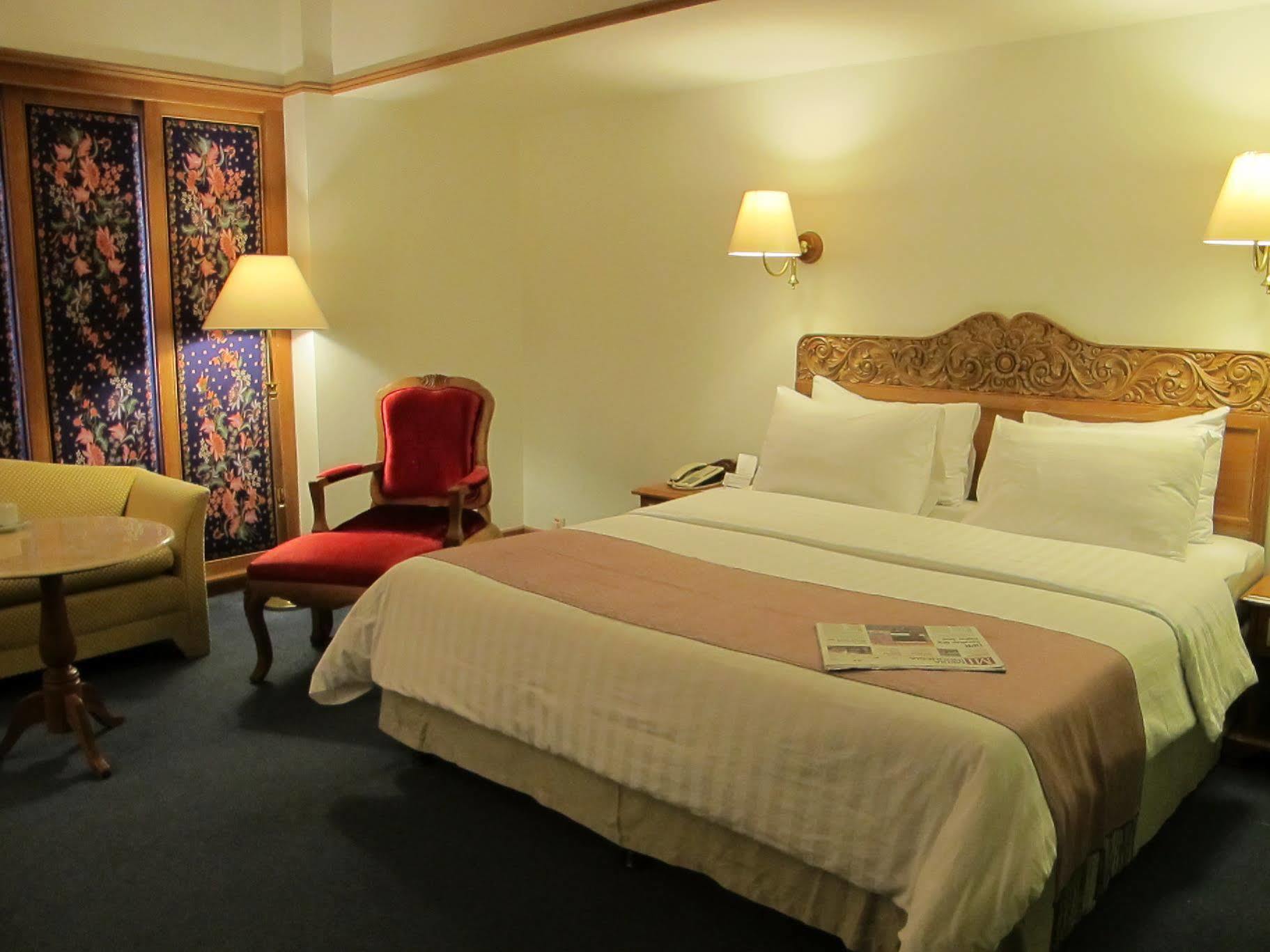 Hotel Mutiara Malioboro Γιογκιακάρτα Εξωτερικό φωτογραφία