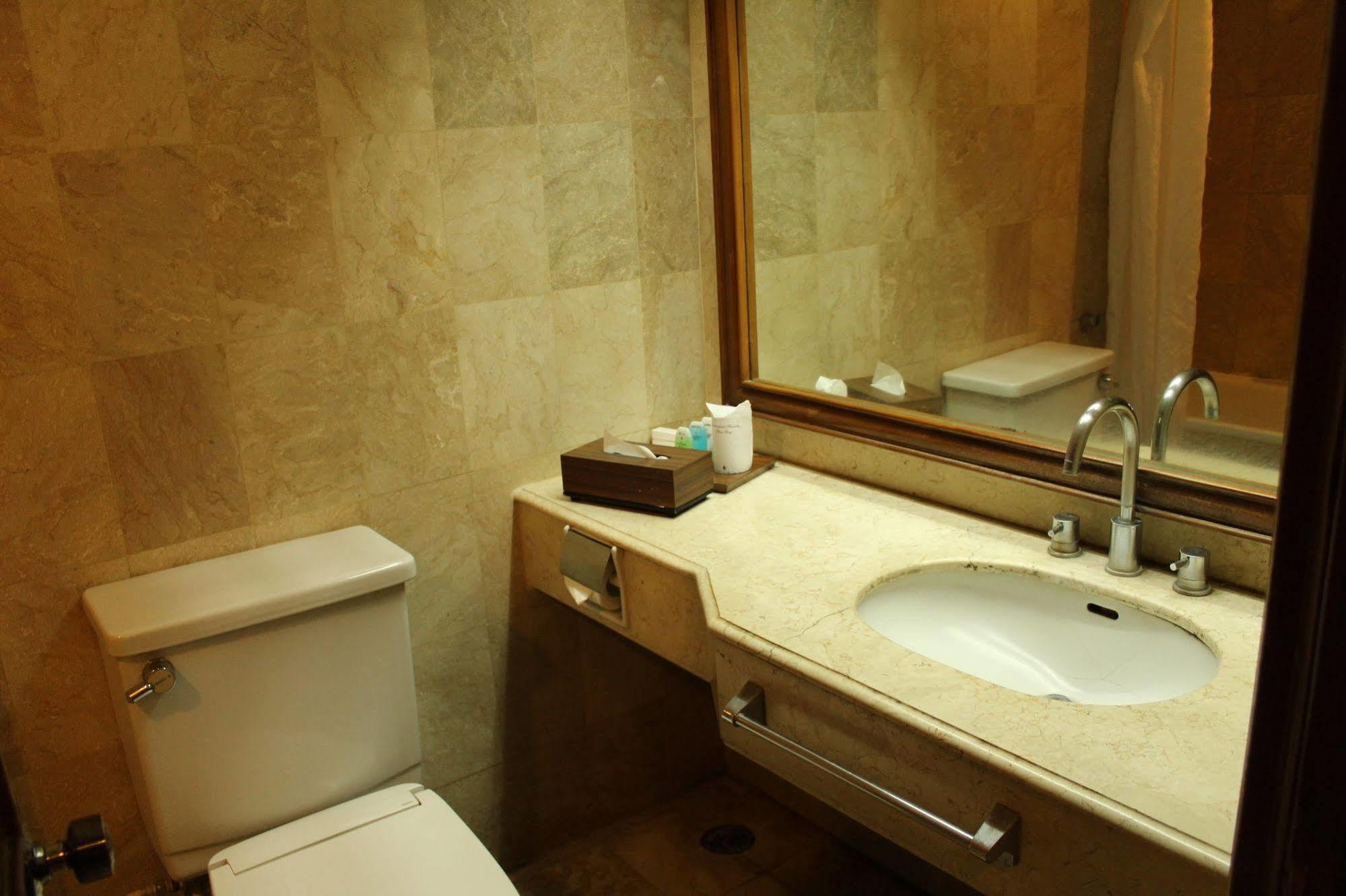 Hotel Mutiara Malioboro Γιογκιακάρτα Εξωτερικό φωτογραφία