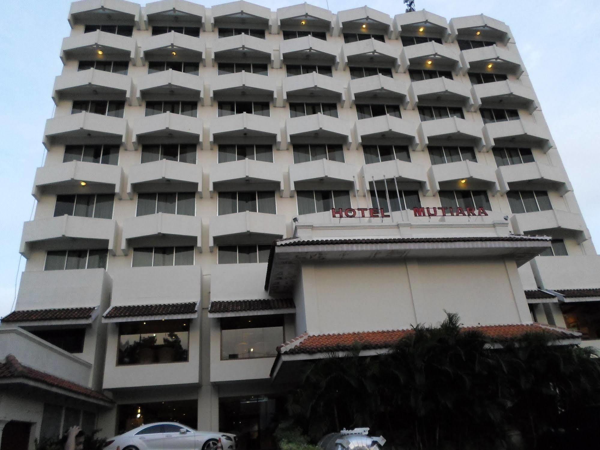 Hotel Mutiara Malioboro Γιογκιακάρτα Εξωτερικό φωτογραφία