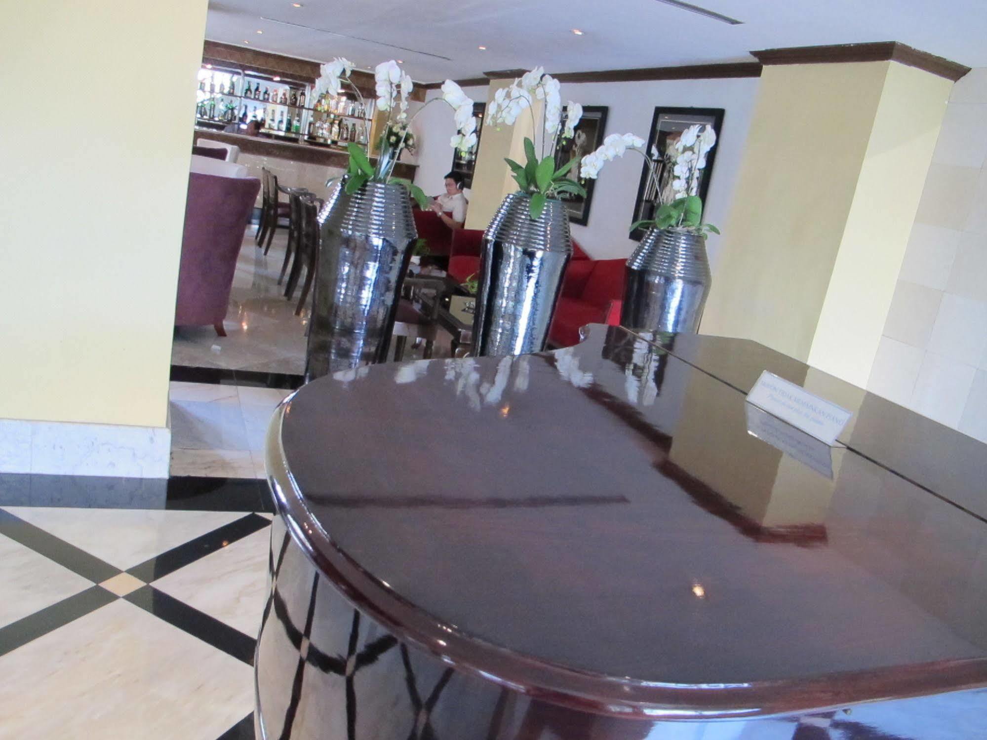 Hotel Mutiara Malioboro Γιογκιακάρτα Εξωτερικό φωτογραφία