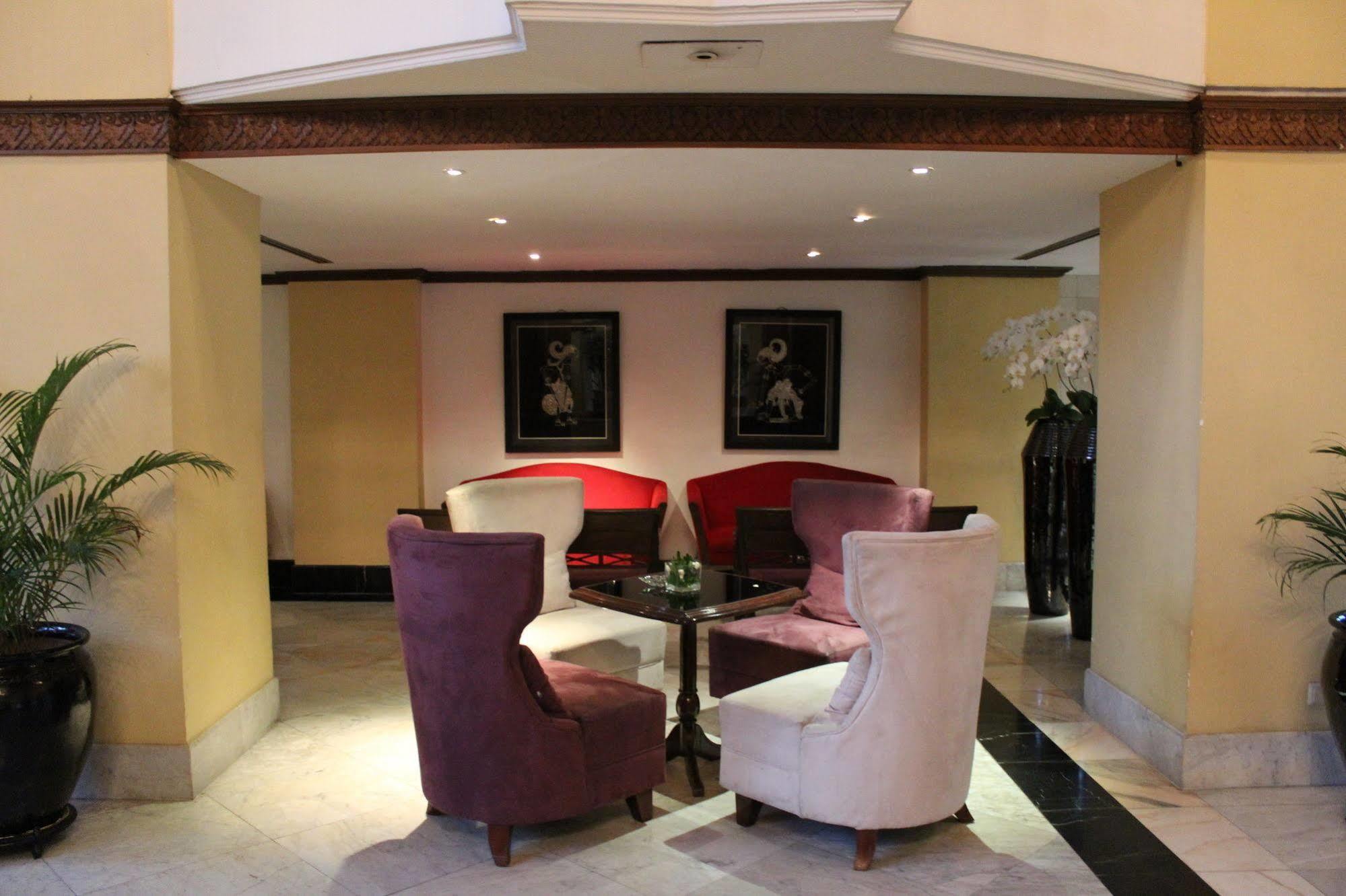 Hotel Mutiara Malioboro Γιογκιακάρτα Εξωτερικό φωτογραφία
