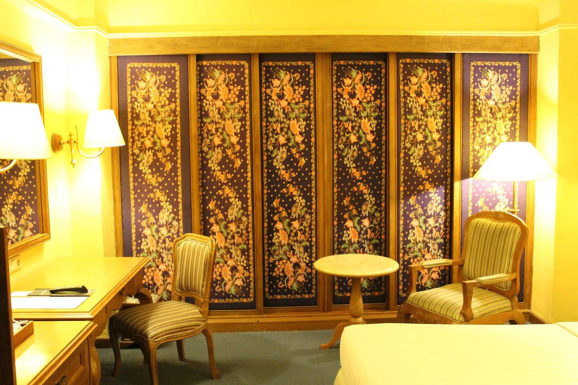 Hotel Mutiara Malioboro Γιογκιακάρτα Εξωτερικό φωτογραφία