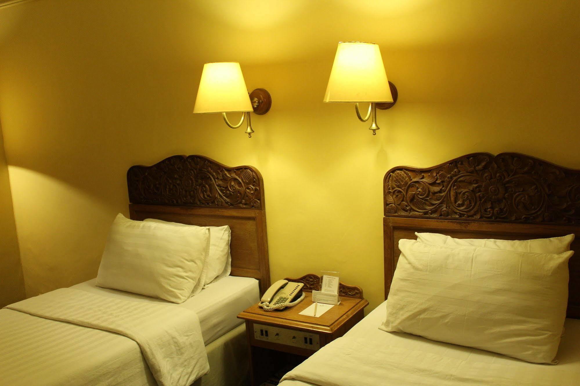 Hotel Mutiara Malioboro Γιογκιακάρτα Εξωτερικό φωτογραφία