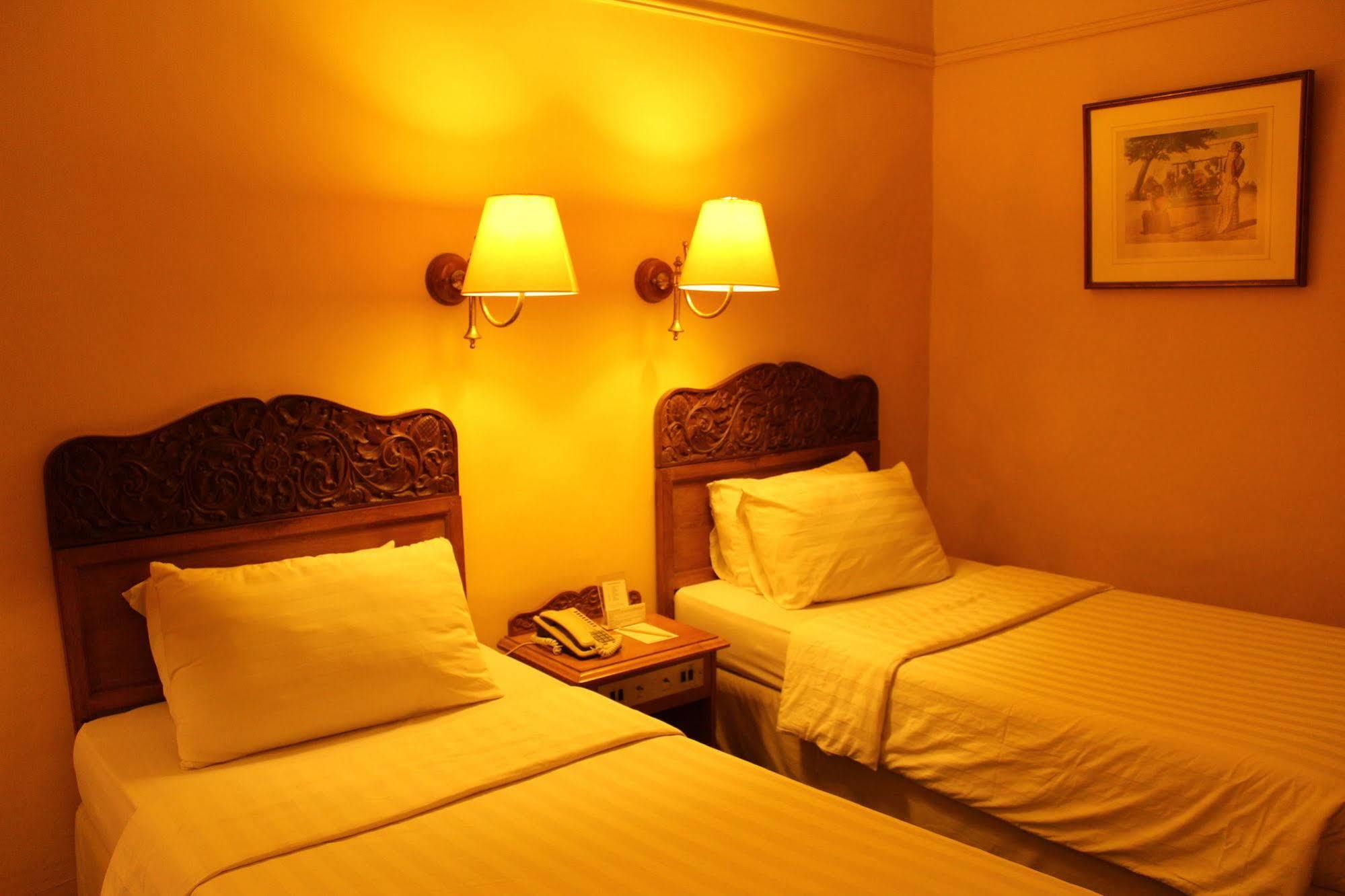 Hotel Mutiara Malioboro Γιογκιακάρτα Εξωτερικό φωτογραφία