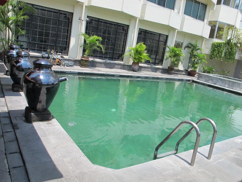 Hotel Mutiara Malioboro Γιογκιακάρτα Εξωτερικό φωτογραφία